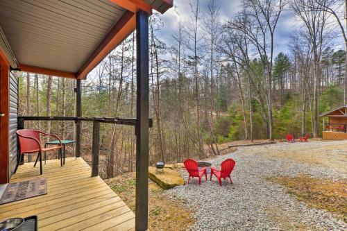 Charming Tiny Cabin With Fire Pit And Mtn Views!