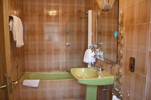 Hostal Aribel Longinos