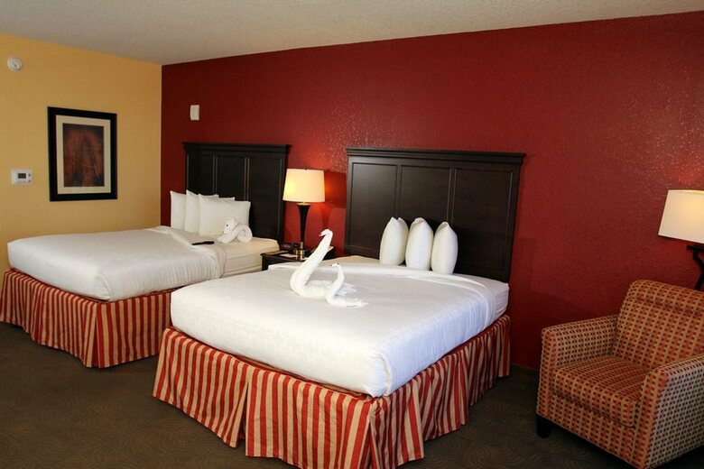 Pier House 60 Marina Hotel