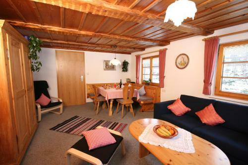 Apartamentos Ferienwohnungen Hennenm�hle