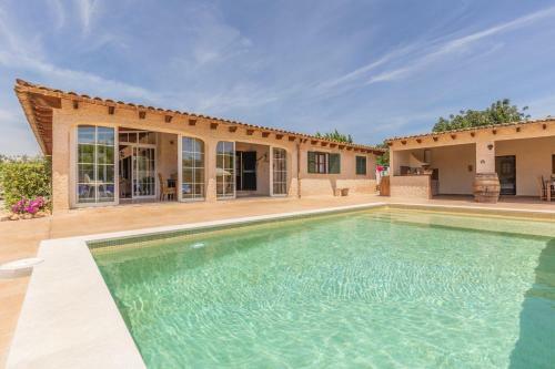 Acogedora Finca Con Piscina