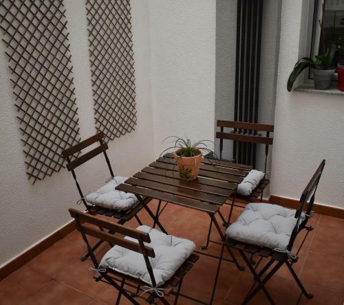 Apartment With A Patio In Las Canteras