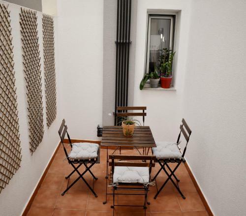 Apartment With A Patio In Las Canteras