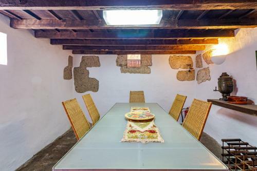 Flatguest Amiga Mia - Traditional House
