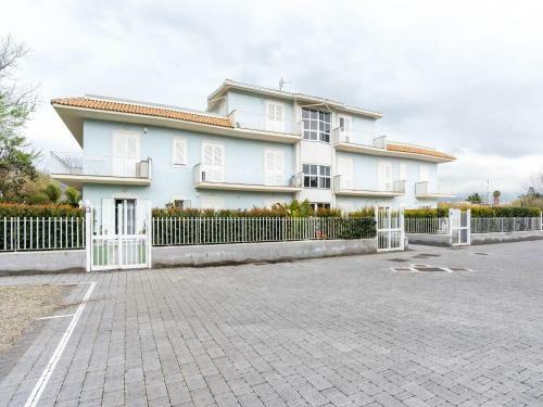 Beautiful Holiday Home In Mascali At The Beach