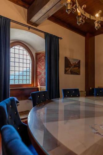 Villa Castello Del 1100 Con Vista E Jacuzzi In Valtellina