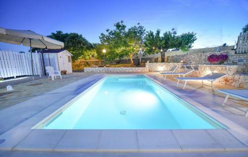 Villa Trulli Coleb� Con Piscina