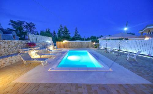 Villa Trulli Coleb� Con Piscina