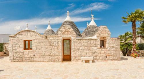 Villa Trulli Coleb� Con Piscina
