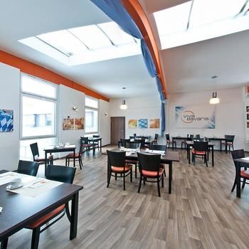 Orange Hotel Und Apartments