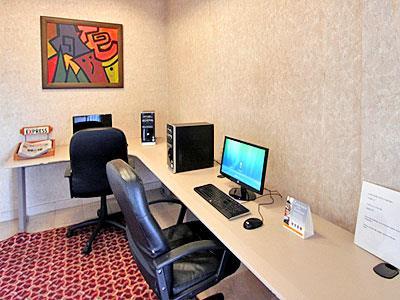 Aparthotel Quality Inn Monterrey La Fe