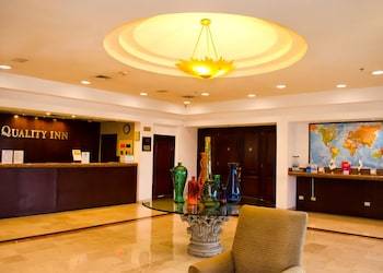 Aparthotel Quality Inn Monterrey La Fe