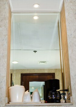 Aparthotel Quality Inn Monterrey La Fe