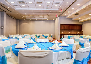 Aparthotel Quality Inn Monterrey La Fe