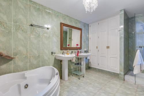 Villa Holiday Home Ran De Mar