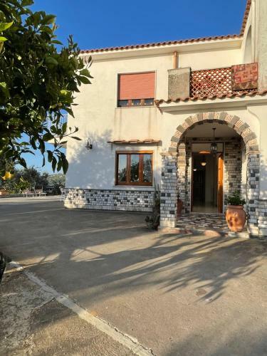 Loren House, Relaxing Location With Seaview