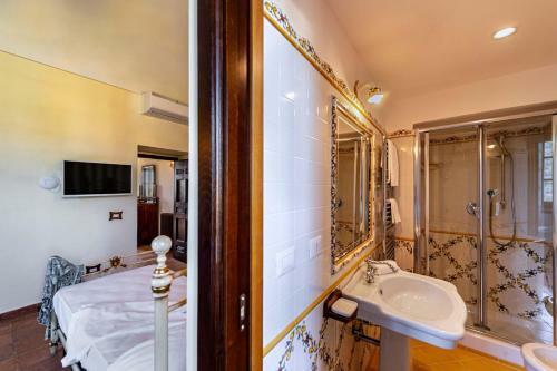 Villa Lubrense Luxury Home