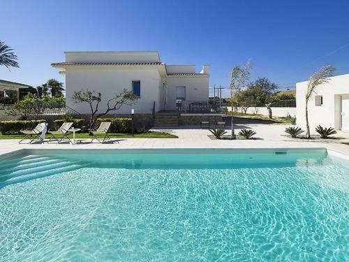 Spacious Holiday Home In Marsala With Private Pool