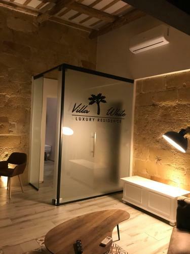Bed & Breakfast Villa White Luxury Residence