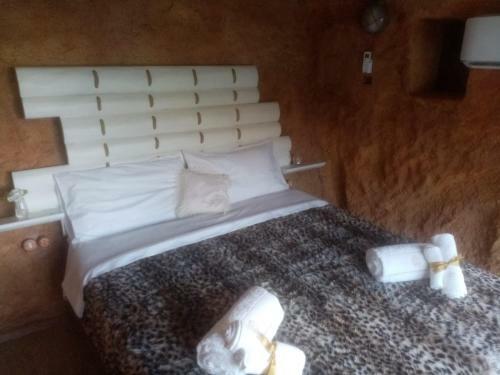 Bed & Breakfast La Camera Sotto La Grotta Di Villa Alba