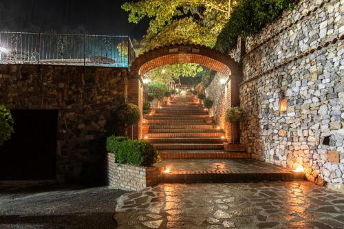 Bed & Breakfast La Camera Sotto La Grotta Di Villa Alba