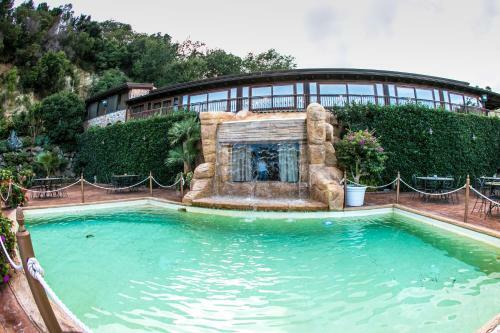 Bed & Breakfast La Camera Sotto La Grotta Di Villa Alba