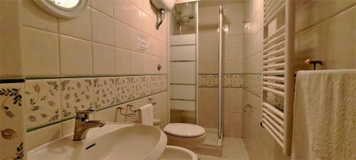 Casa Via Monte - Cozy Private House With Two Bathrooms - Town View