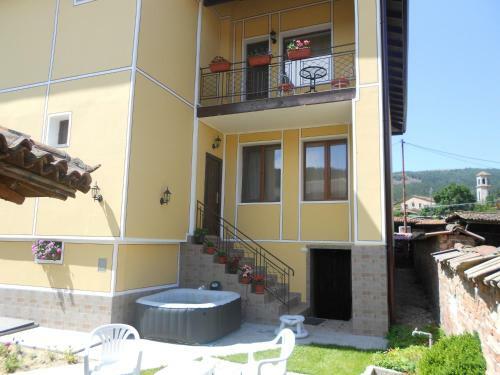 Hostal Nenchova Guest House