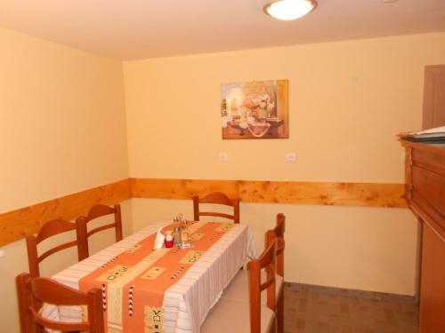 Hostal Nenchova Guest House
