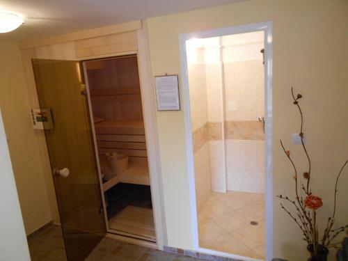 Hostal Nenchova Guest House