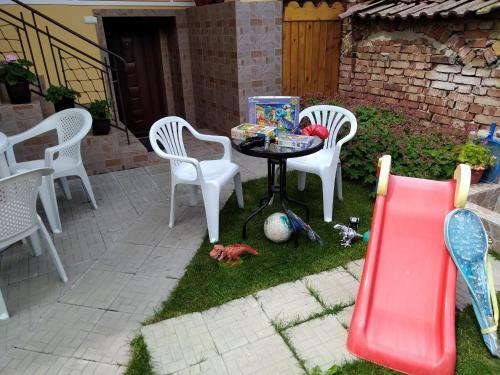 Hostal Nenchova Guest House
