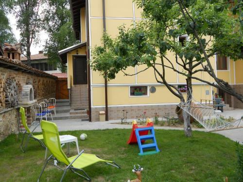 Hostal Nenchova Guest House