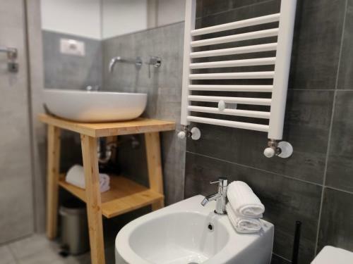 Hostal Central Rooms Matera