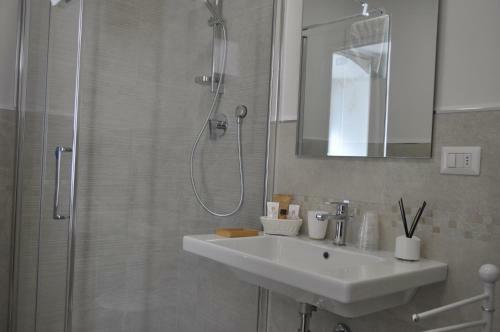 Hostal In & Out Matera
