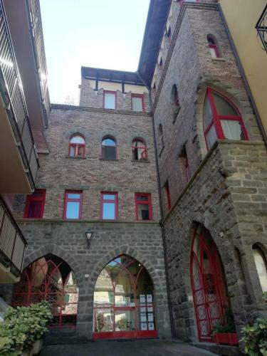 Apartment 3 010037-lt-0479