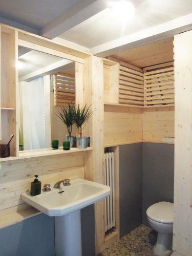 V12 Design Apartments