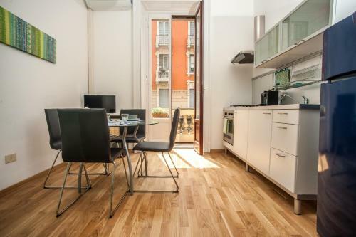 The Best Rent - Goldoni Apartment Milan