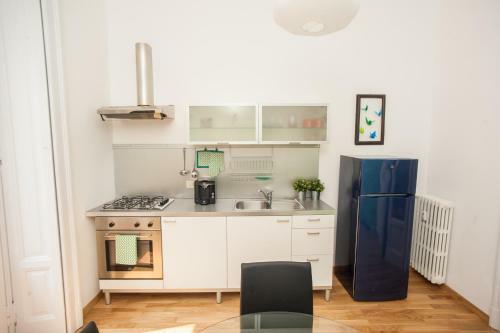 The Best Rent - Goldoni Apartment Milan