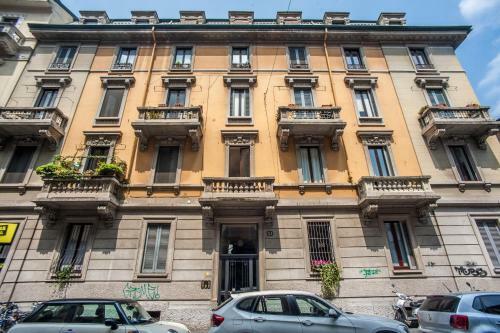 The Best Rent - Goldoni Apartment Milan