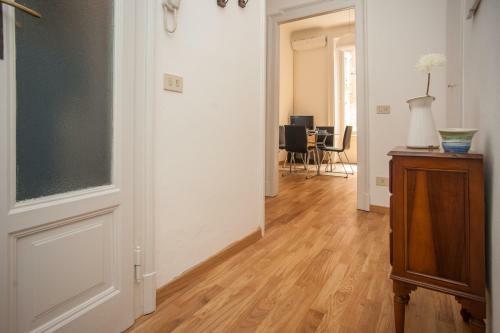 The Best Rent - Goldoni Apartment Milan