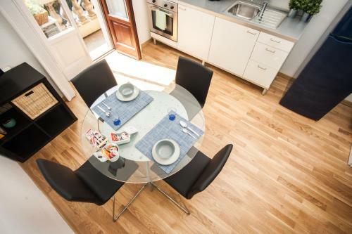 The Best Rent - Goldoni Apartment Milan