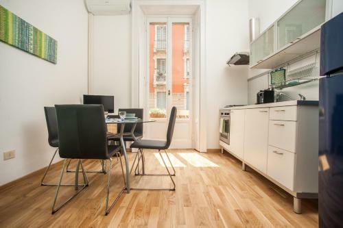 The Best Rent - Goldoni Apartment Milan