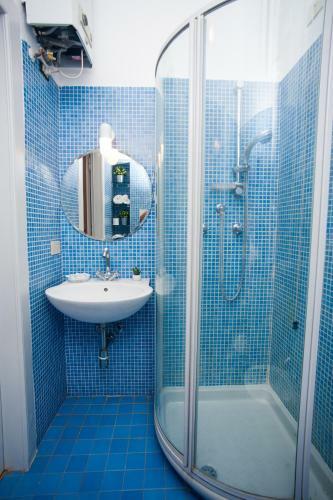 The Best Rent - Goldoni Apartment Milan