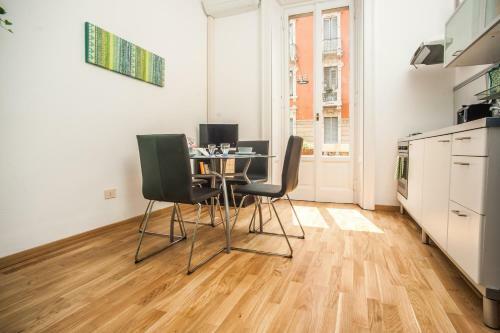 The Best Rent - Goldoni Apartment Milan