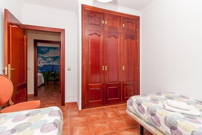 Villa Canovas Tamango Hill