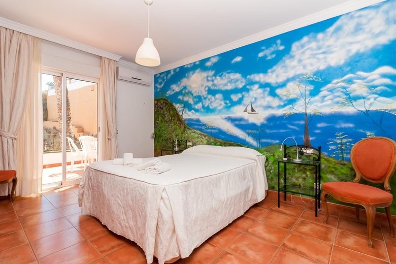 Villa Canovas Tamango Hill