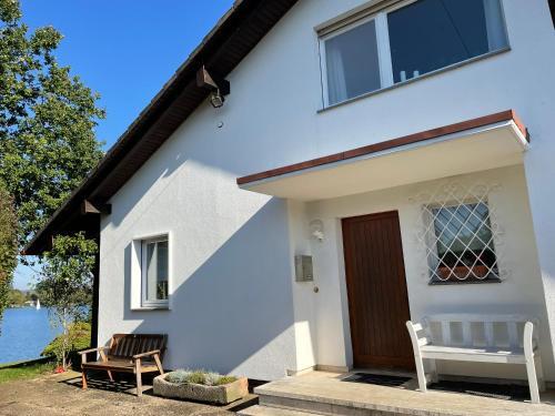 Haus Se[e]renity-behagliches Haus Am See