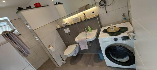 Apartamento Moderne Ferienwohnung In H�xter An Der Weser