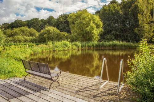 J1 Idyllisches Ferienhaus Mit Seeblick