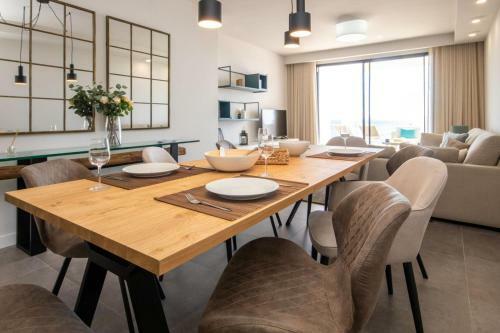 Three-bedroom Apartment With Stunning Sea Views